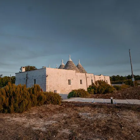 Trullamie Terra Rossa * 奥斯图尼