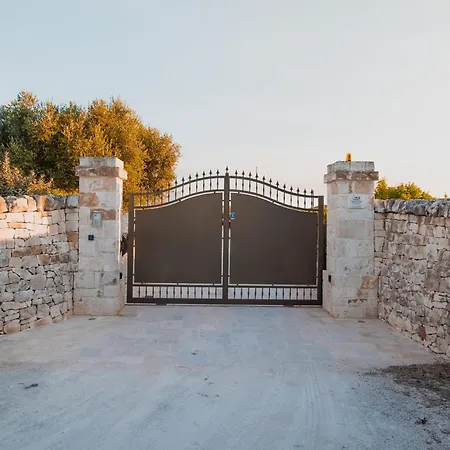 Vakantiehuis Trullamie Terra Rossa Ostuni
