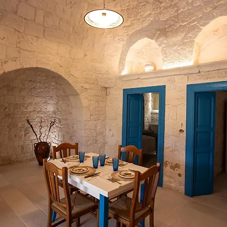 Trullamie Terra Rossa Vakantiehuis Ostuni